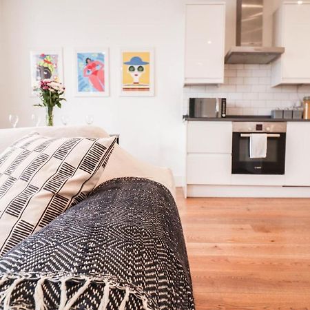 לונדון Modern & Spacious 1 Bedroom Clapham Junction Flat מראה חיצוני תמונה