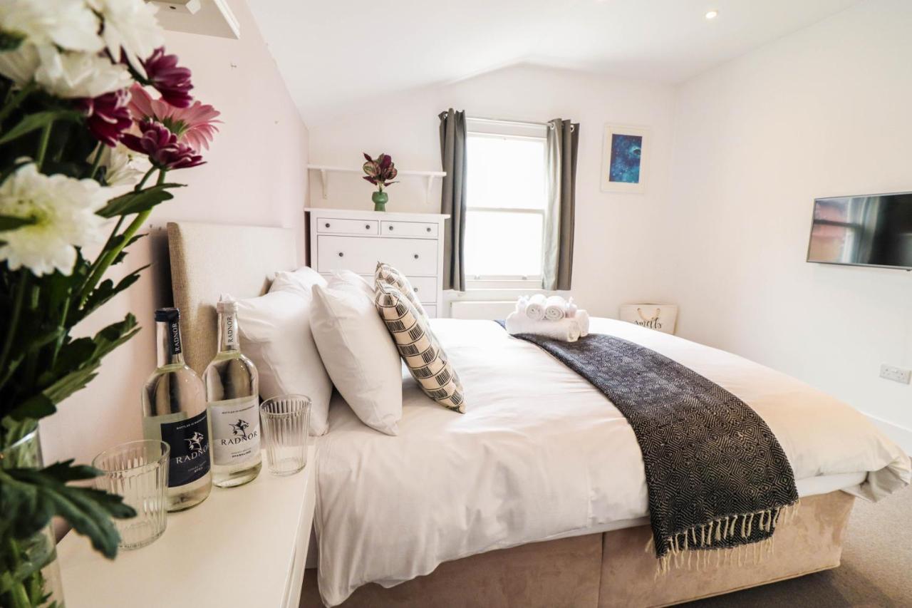 לונדון Modern & Spacious 1 Bedroom Clapham Junction Flat מראה חיצוני תמונה
