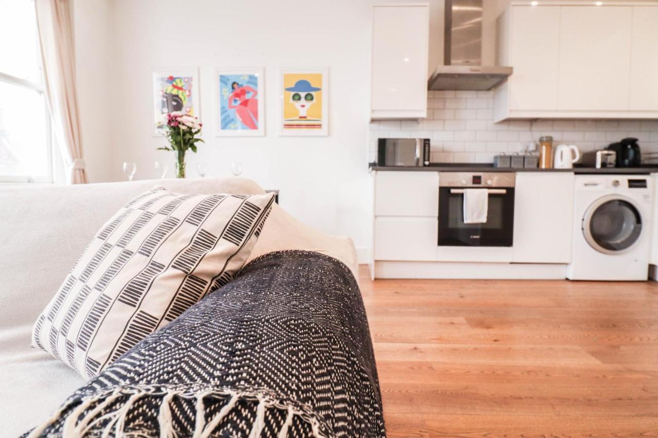 לונדון Modern & Spacious 1 Bedroom Clapham Junction Flat מראה חיצוני תמונה
