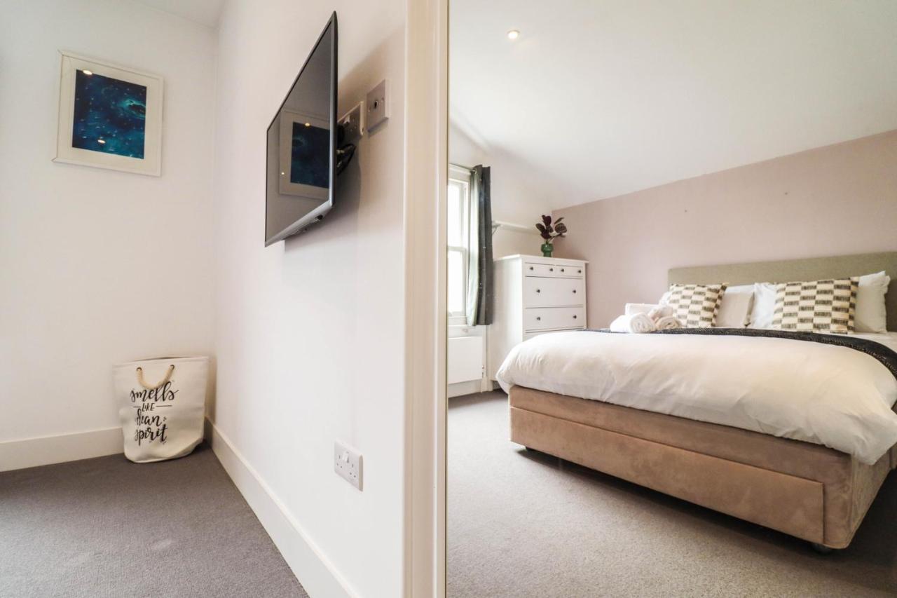 לונדון Modern & Spacious 1 Bedroom Clapham Junction Flat מראה חיצוני תמונה